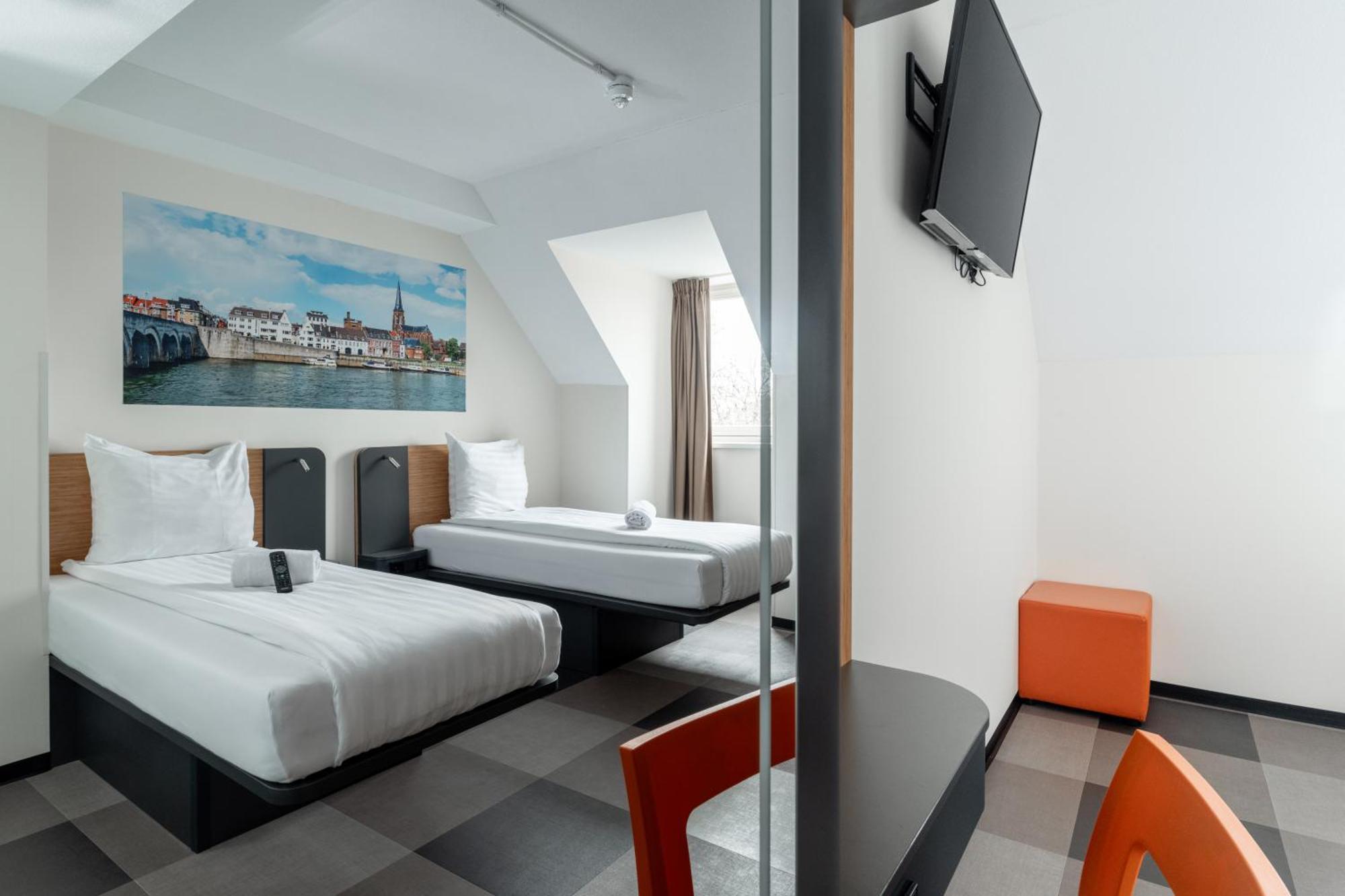 Easyhotel Maastricht City Centre Exterior photo