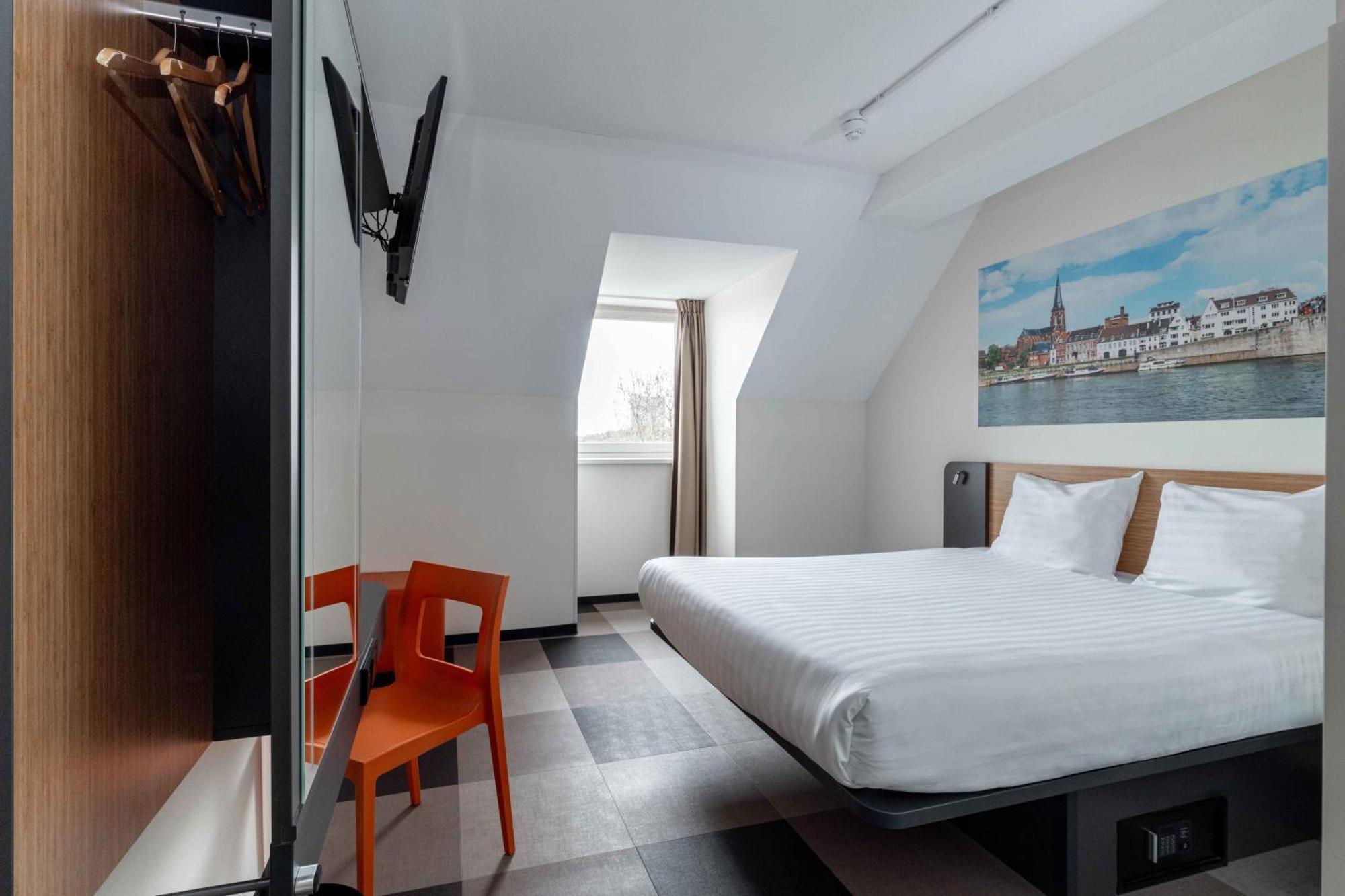 Easyhotel Maastricht City Centre Exterior photo