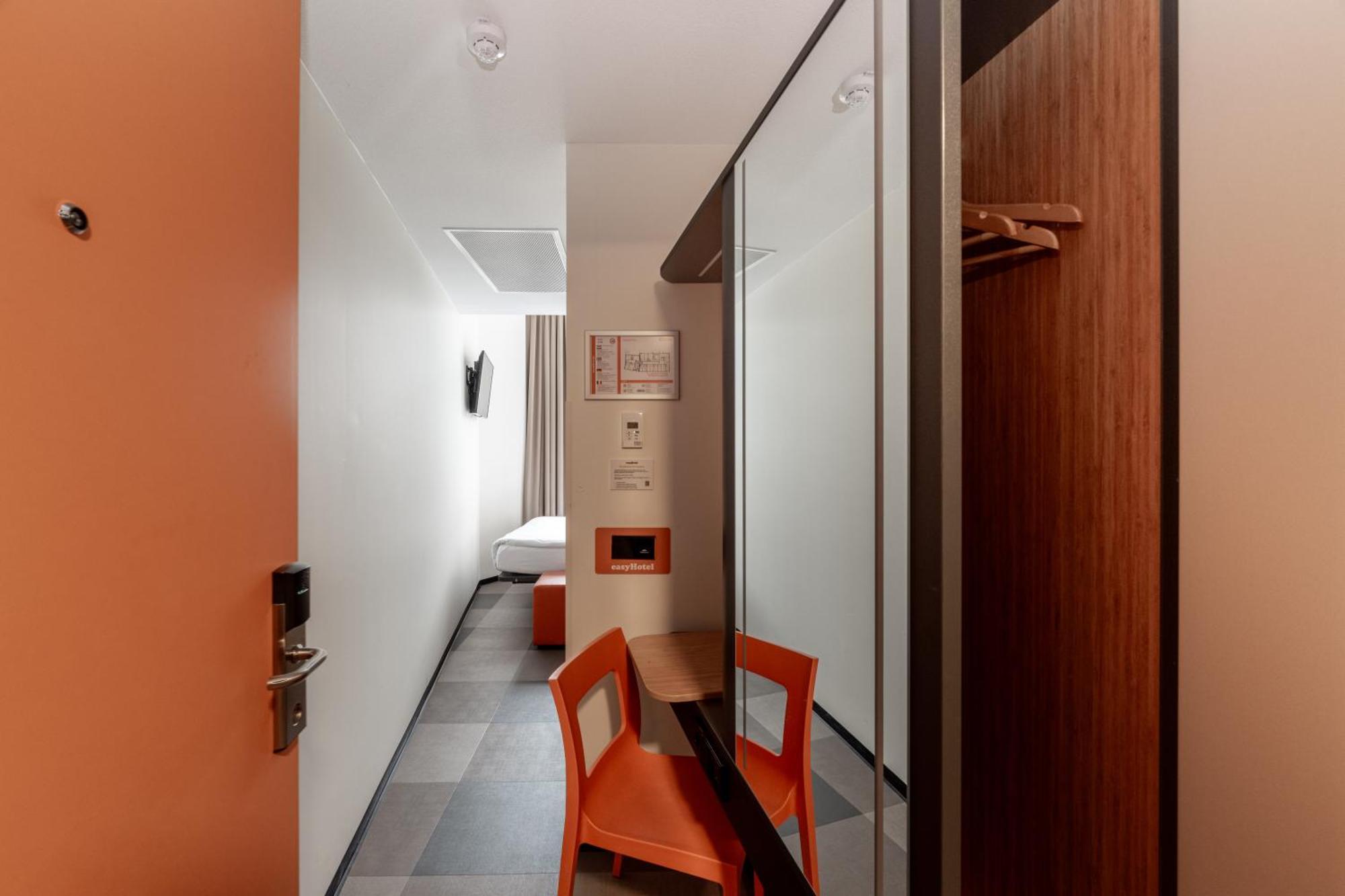 Easyhotel Maastricht City Centre Exterior photo