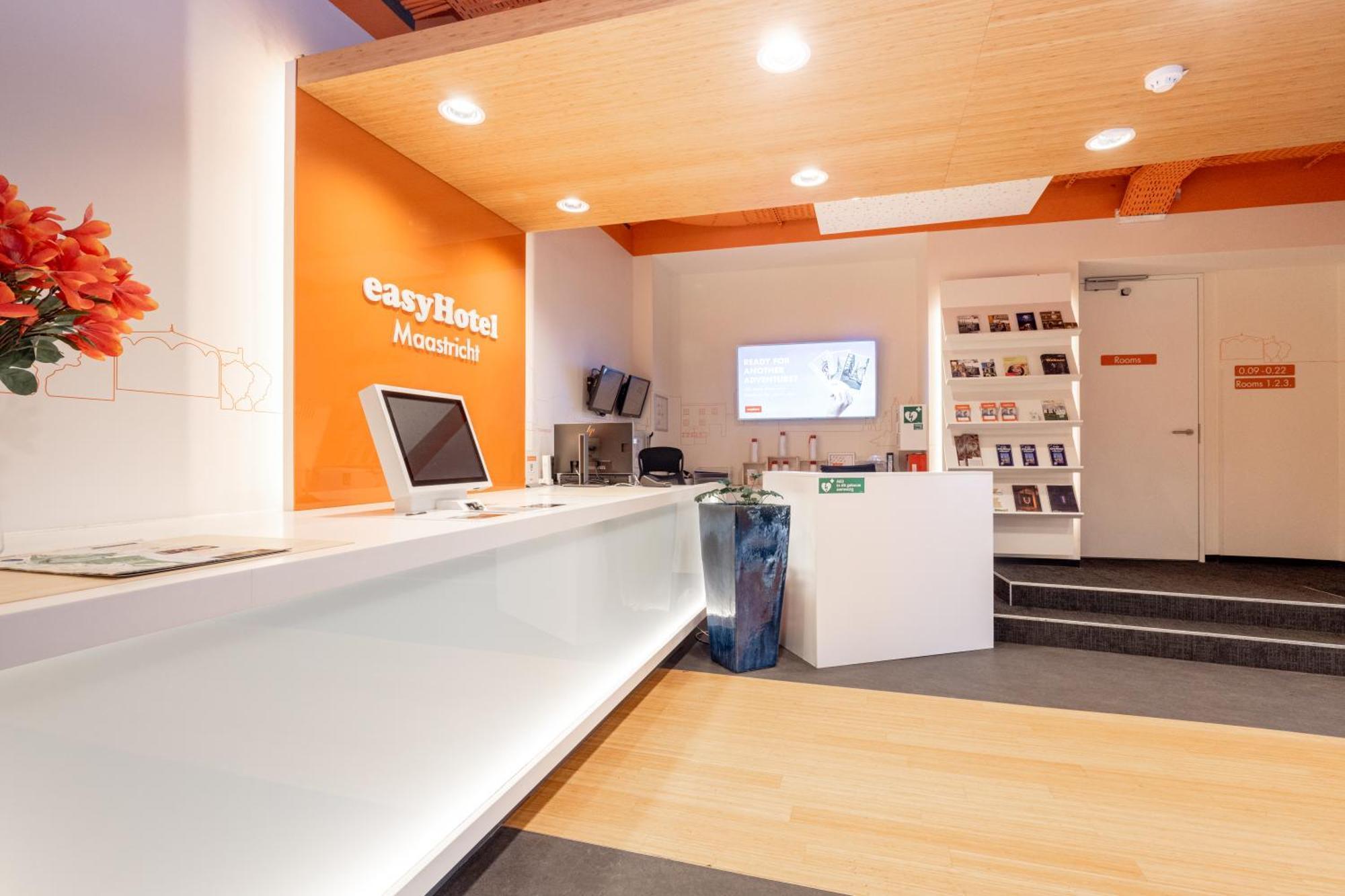 Easyhotel Maastricht City Centre Exterior photo